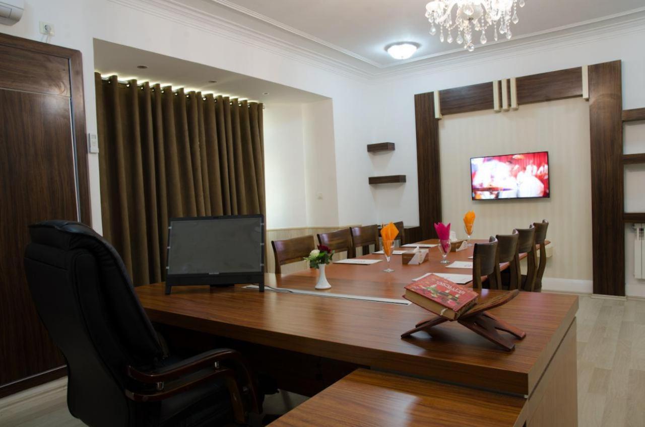 Arg Hotel Herat Exterior foto